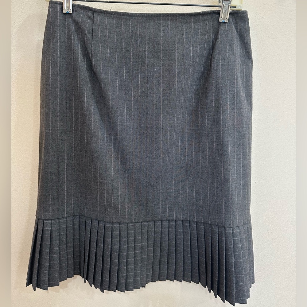 Never worn Briggs New York Charcoal Pinstripe Midi Skirt